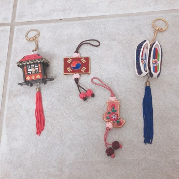 NEW korean Keychain Souvenir - Picture 4 of 6